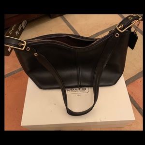 Gorgeous Black Vintage Leather Coach Bag